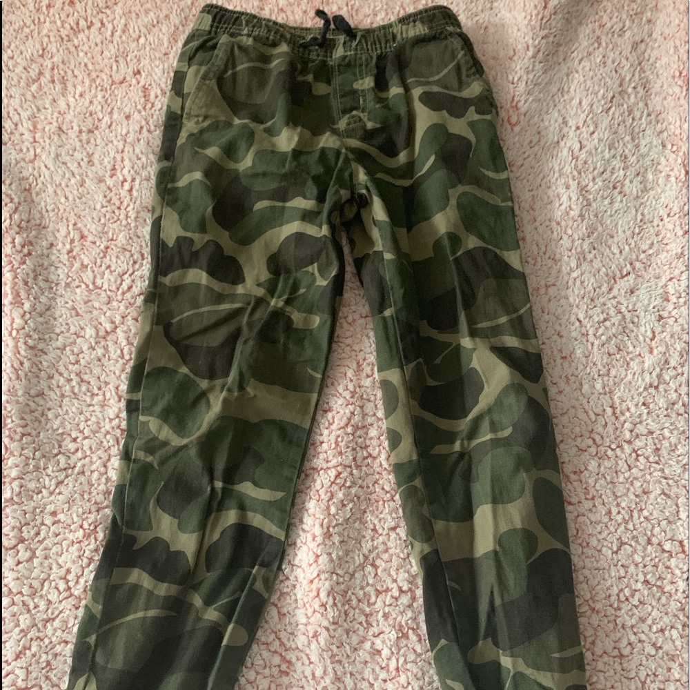 Camouflage joggers with jaw strings